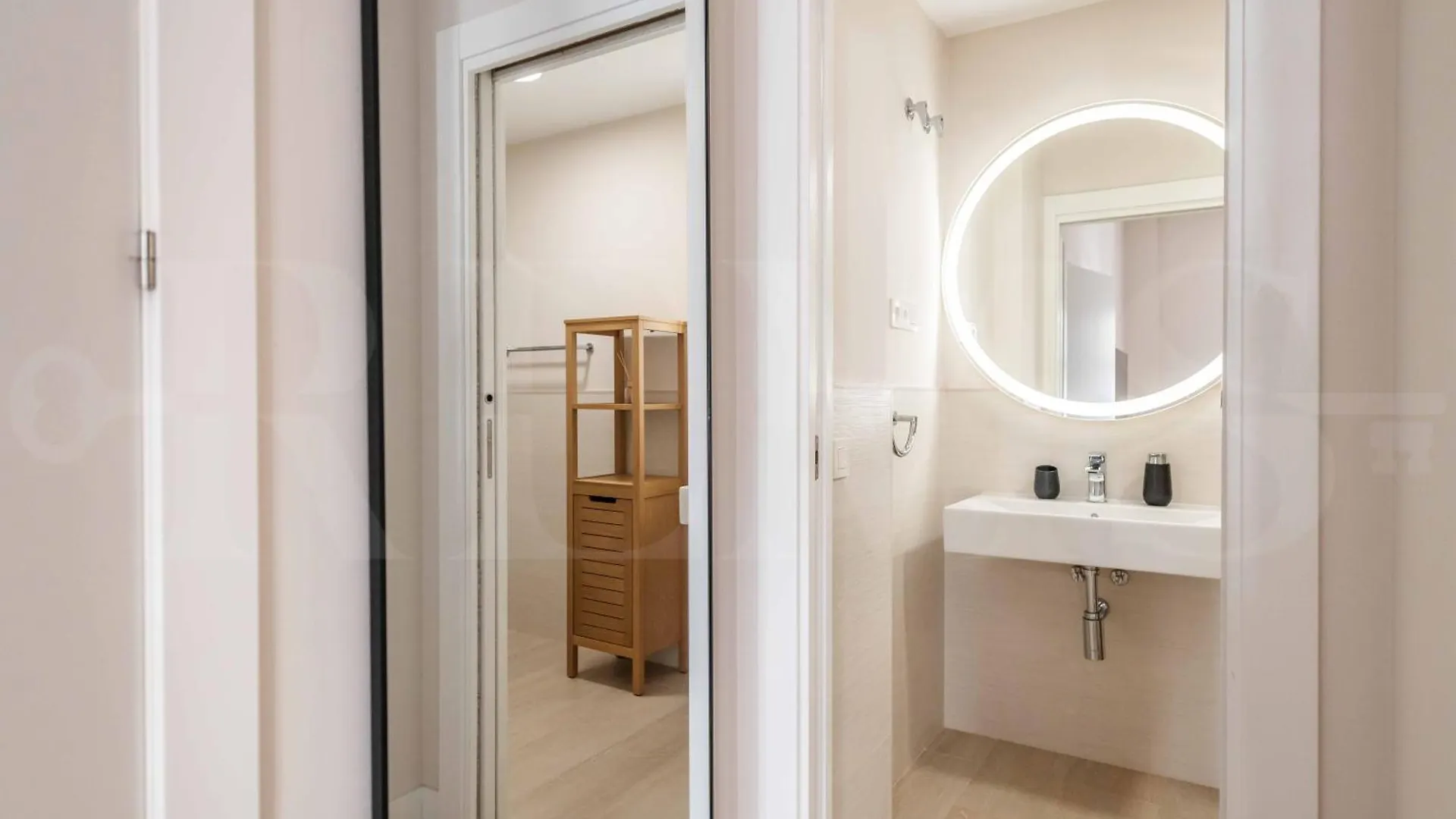 Exclusive Apartment In The Centre With Parking Rems Malaga 0*,  Spain